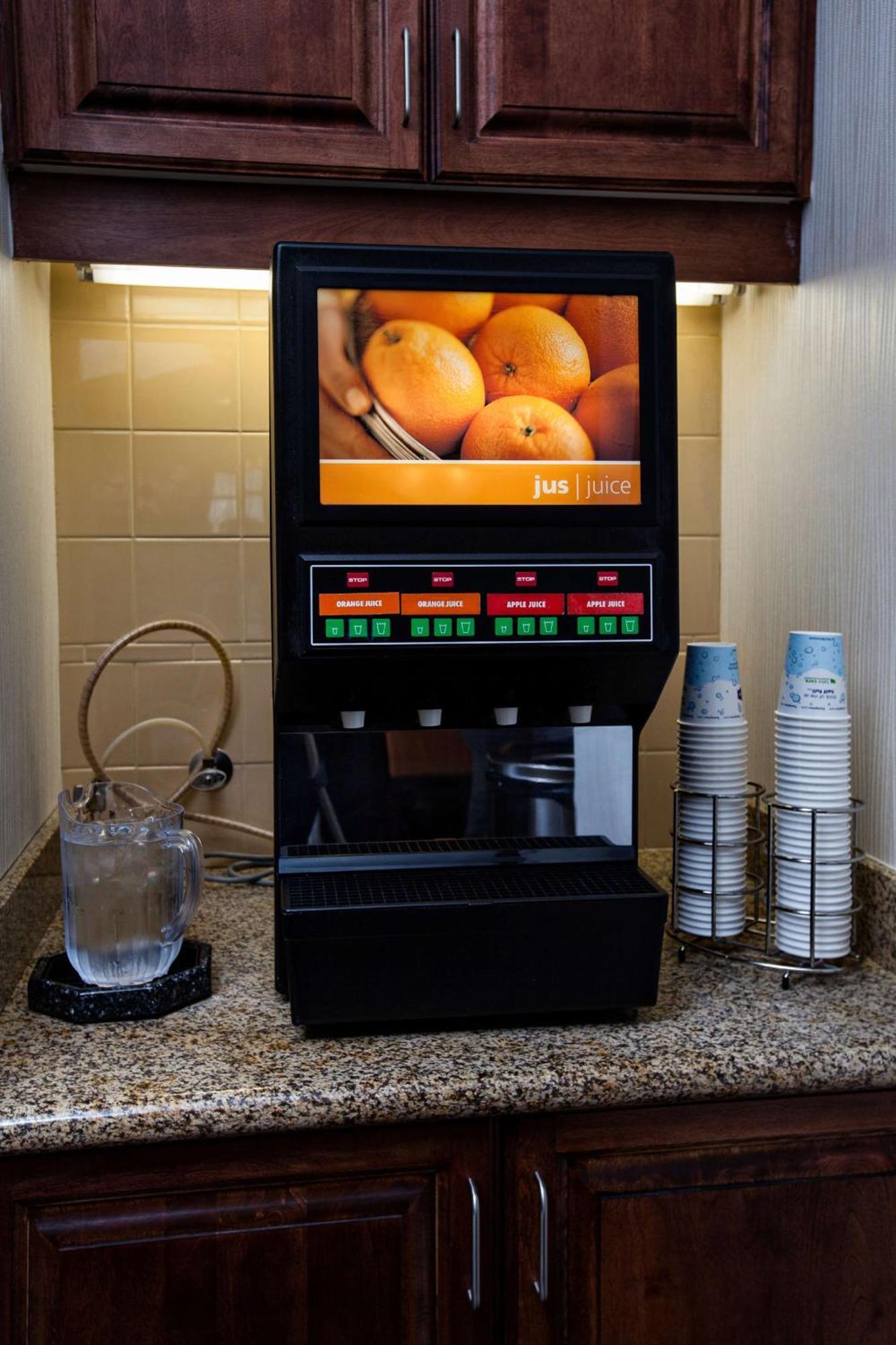 Hampton Inn By Hilton Napanee ナパニー エクステリア 写真