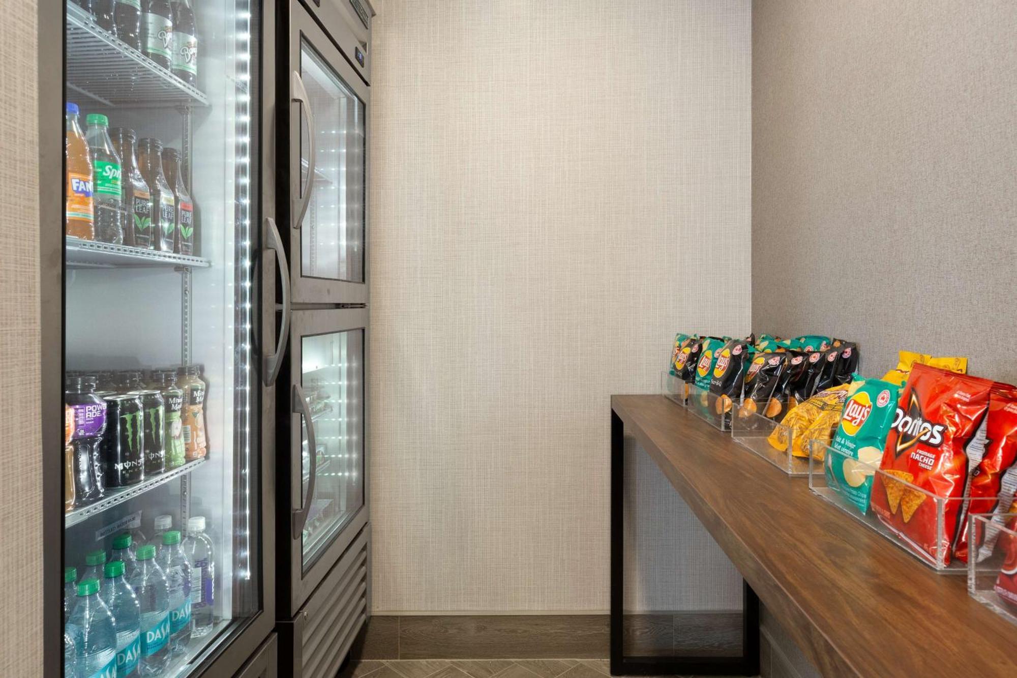 Hampton Inn By Hilton Napanee ナパニー エクステリア 写真