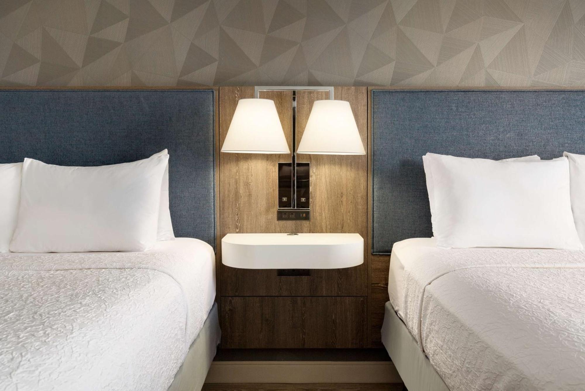 Hampton Inn By Hilton Napanee ナパニー エクステリア 写真