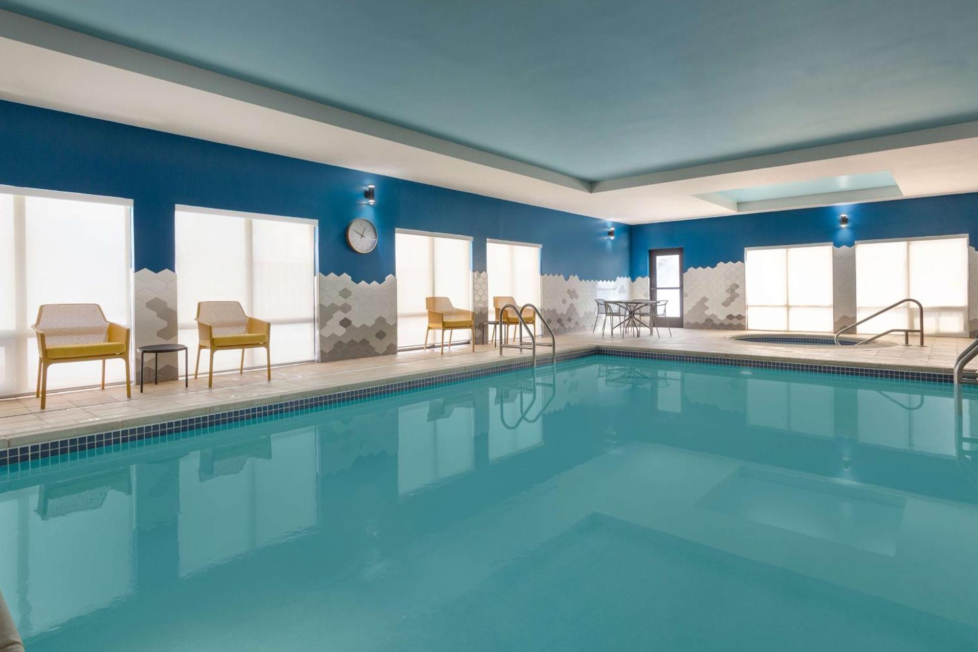 Hampton Inn By Hilton Napanee ナパニー エクステリア 写真